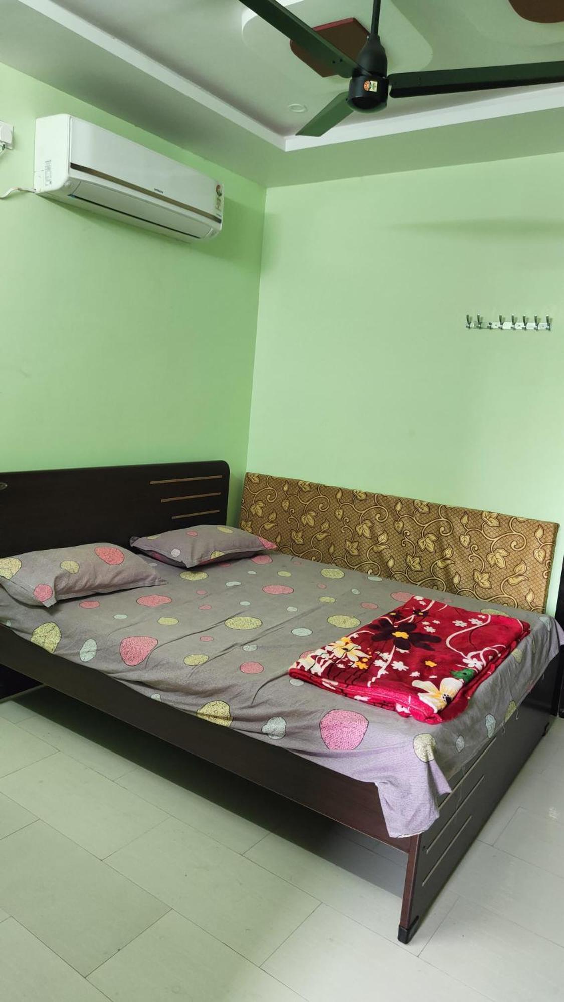 Guru Datta Residency Pithapuram Bagian luar foto