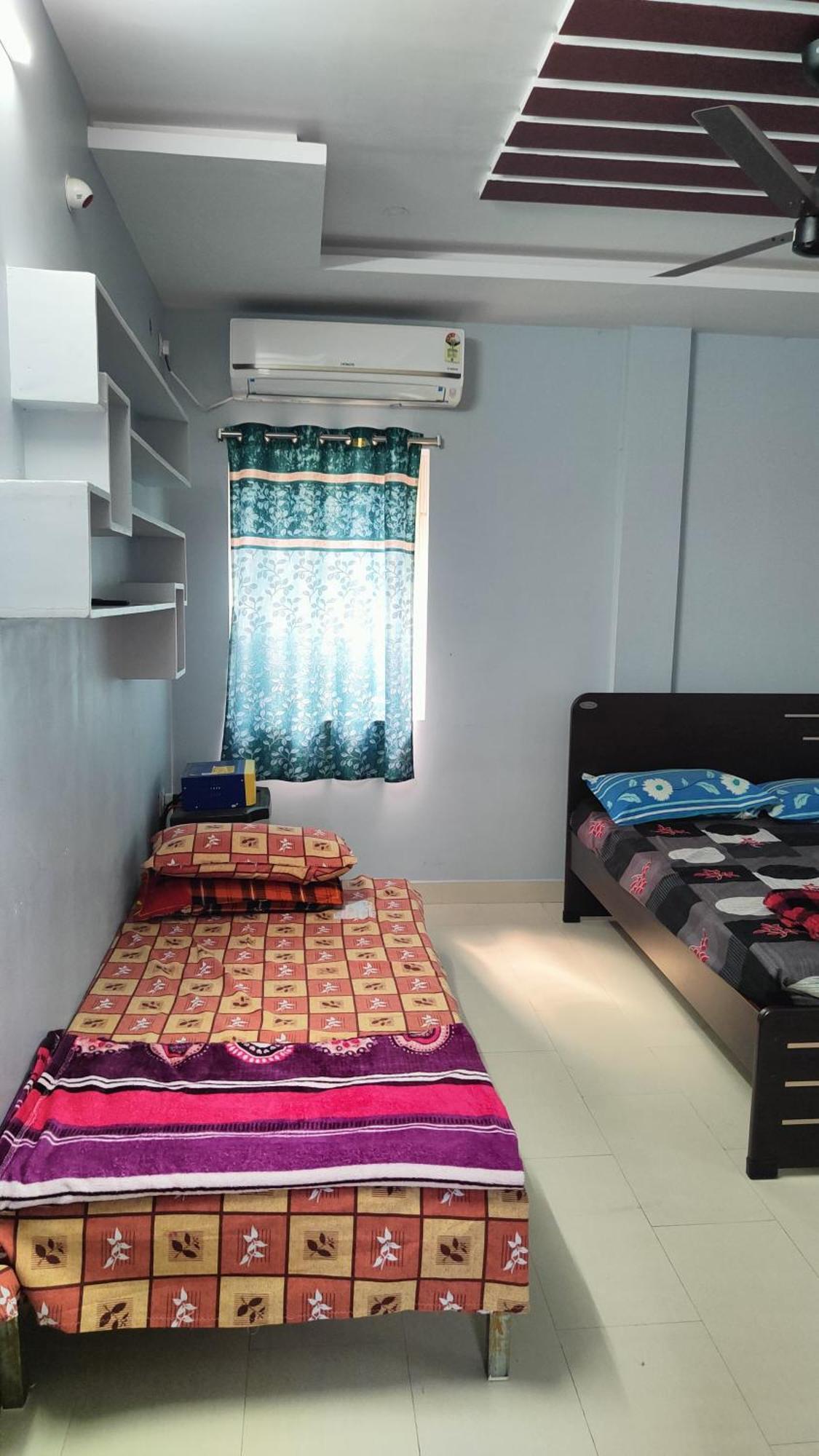 Guru Datta Residency Pithapuram Bagian luar foto